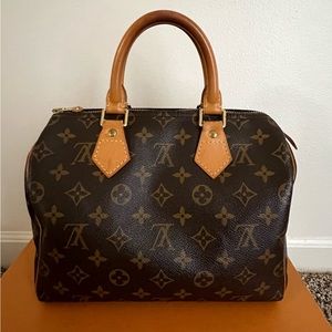 Louis Vuitton speedy 25 in monogram canvas